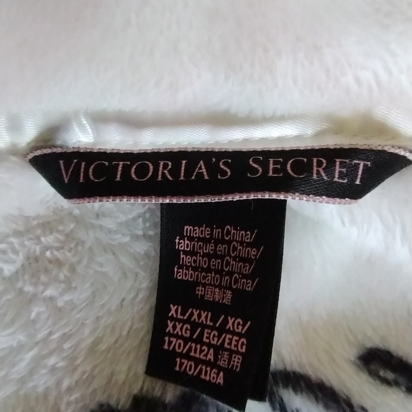 Victoria Secret - Picture 3 of 5